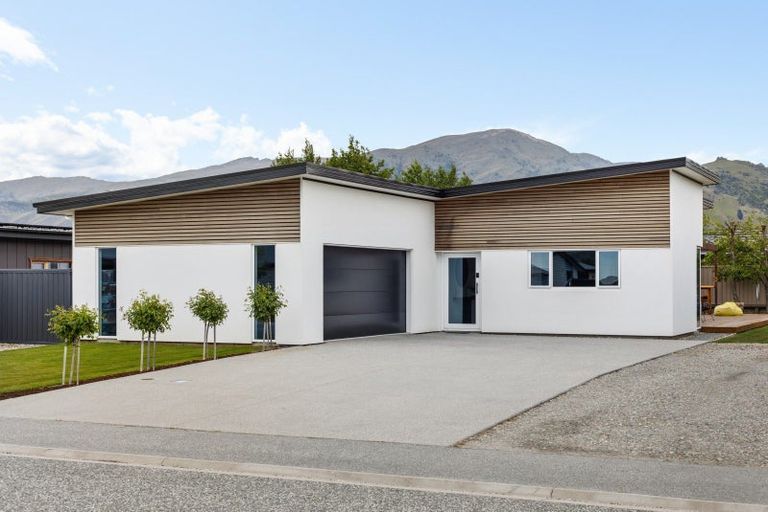 Photo of property in 16 Hosking Drive, Cromwell, 9310