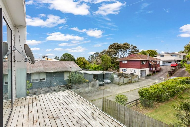 Photo of property in 1/17 Ribblesdale Road, Henderson, Auckland, 0612