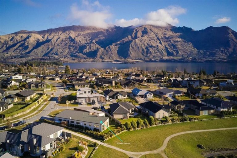 Photo of property in 18 Centre Crescent, Wanaka, 9305