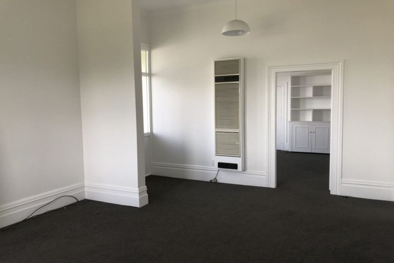 Photo of property in 21 Dorking Road, Brooklyn, Wellington, 6021