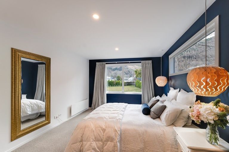 Photo of property in 17 Flynn Lane, Arrowtown, 9302