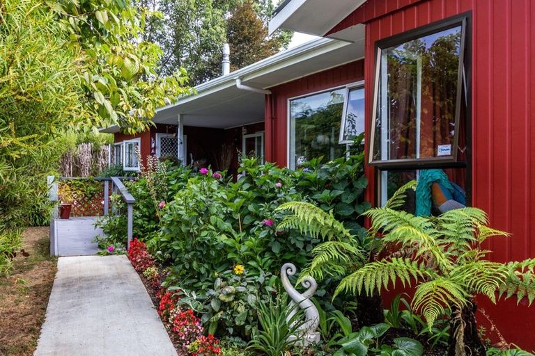 Photo of property in 15 Peehimanini Road, Waitahanui, Taupo, 3378