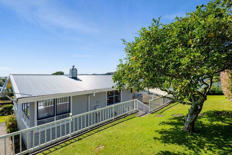 Photo of property in 8 Kitchener Terrace, Moturoa, New Plymouth, 4310