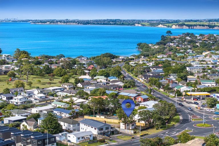 Photo of property in 929 Whangaparaoa Road, Manly, Whangaparaoa, 0930