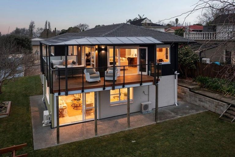 Photo of property in 52 Fordyce Avenue, Sunnyhills, Auckland, 2010