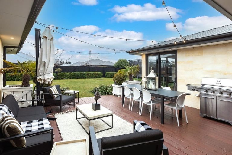 Photo of property in 11 Churchill Drive, Rangiora, 7400