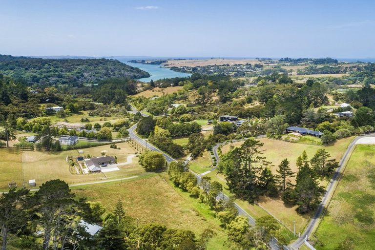 Photo of property in 32 Haigh Access Road, Redvale, Albany, 0794