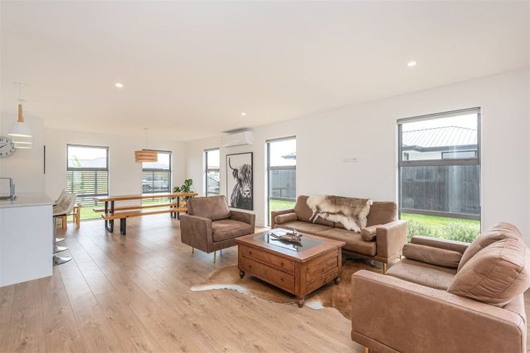 Photo of property in 11 Merino Crescent, Amberley, 7410