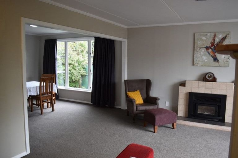 Photo of property in 75 Victoria Street, Carterton, 5713