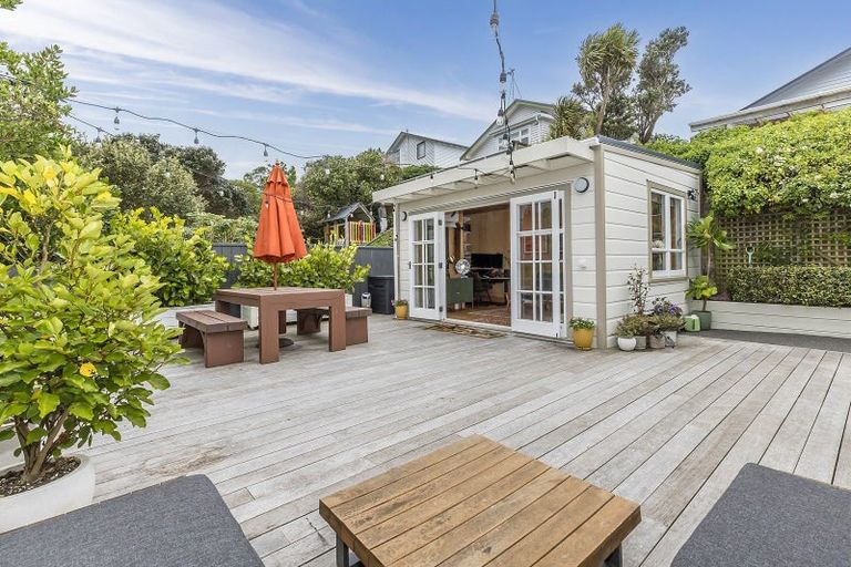 Photo of property in 8 Veronica Street, Brooklyn, Wellington, 6021