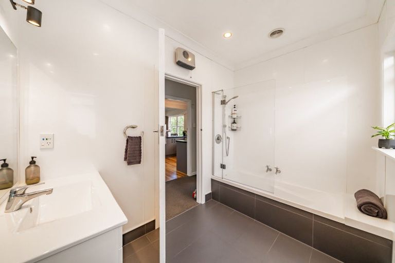 Photo of property in 342 Main Road, Tawa, Wellington, 5028