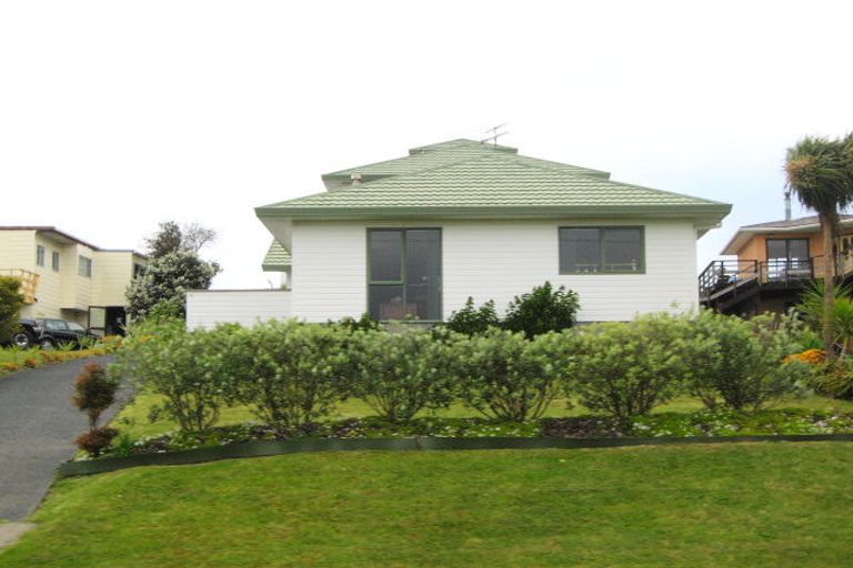 Photo of property in 10 Shakespear Road, Army Bay, Whangaparaoa, 0930