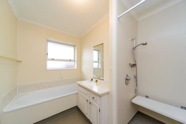 Photo of property in 11a Woodfield Avenue, Roslyn, Palmerston North, 4414