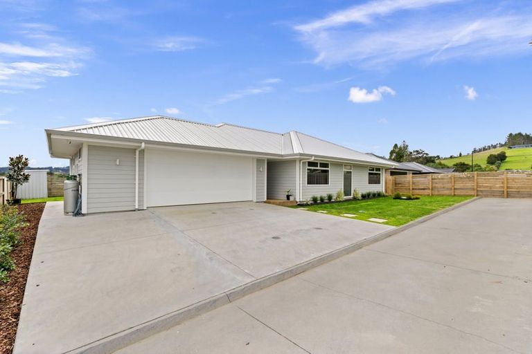 Photo of property in 23a Crepe Myrtle Street, Glenbervie, 0173