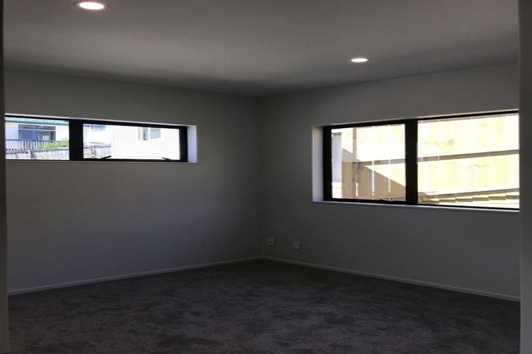 Photo of property in 3 Gamble Way, Massey, Auckland, 0614