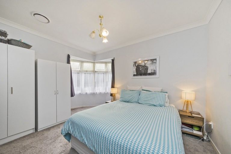 Photo of property in 22 Milverton Avenue, Hokowhitu, Palmerston North, 4410