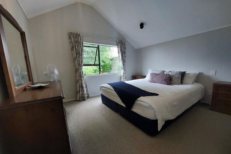 Photo of property in 2/70 Mirrabooka Avenue, Botany Downs, Auckland, 2010