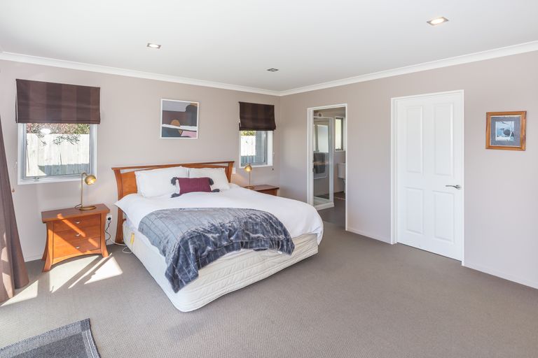 Photo of property in 26 Henley Close, Rolleston, 7614