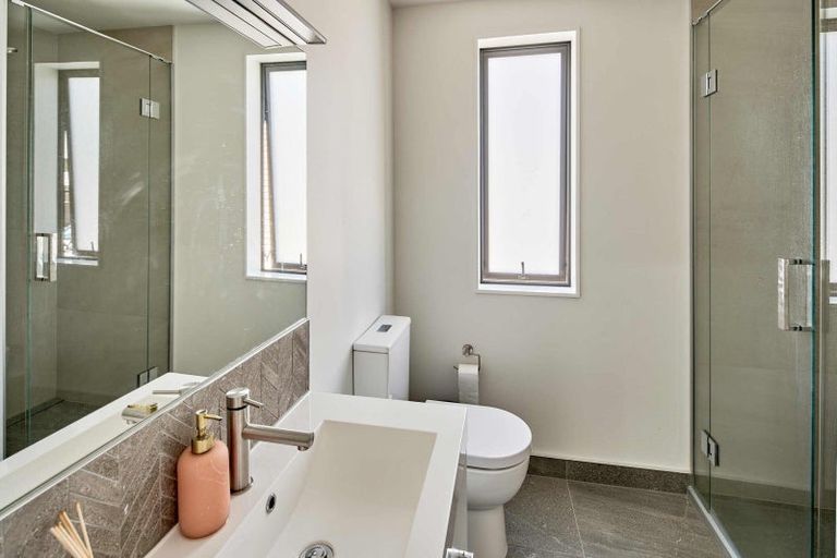 Photo of property in 28 Bee Lane, Whitby, Porirua, 5024