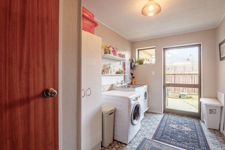 Photo of property in 74 Mackenzie Street, Winton, 9720