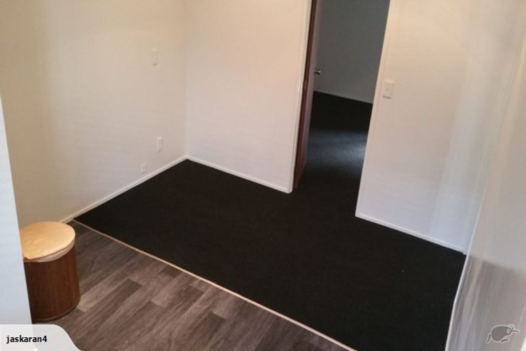 Photo of property in 24 Gibbs Crescent, Red Hill, Papakura, 2110