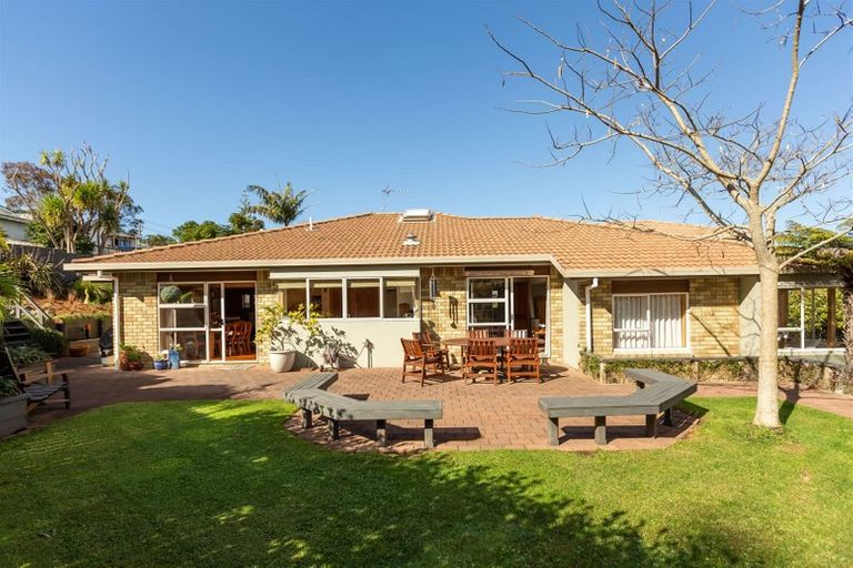 Photo of property in 10 Juliet Place, Forrest Hill, Auckland, 0620