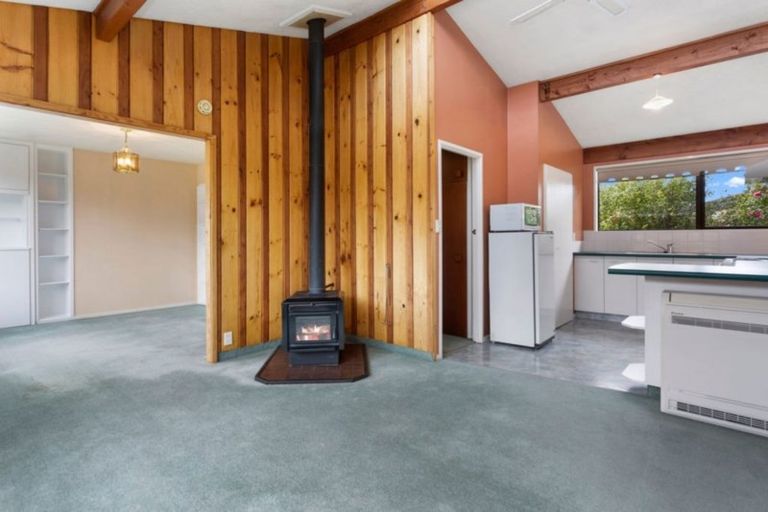 Photo of property in 12 Kowai Place, Amberley, 7410