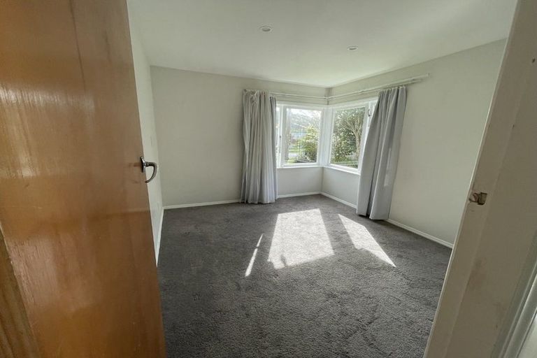 Photo of property in 21 Peel Place, Wainuiomata, Lower Hutt, 5014