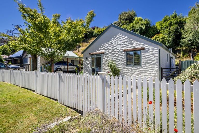 Photo of property in 43 Mcdonnell Road, Arrowtown, 9302