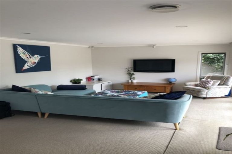 Photo of property in 11a Rogers Avenue, Eastern Beach, Auckland, 2012