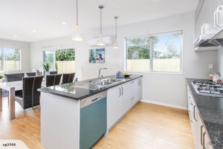 Photo of property in 2 Bahari Drive, Ranui, Auckland, 0612