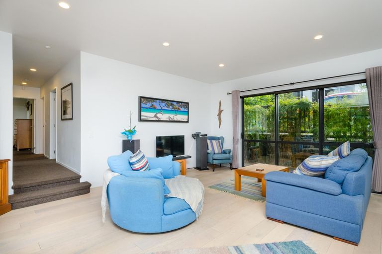 Photo of property in 24 Edgerton Road, Te Atatu Peninsula, Auckland, 0610