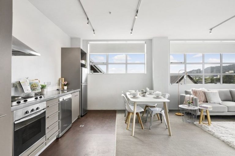 Photo of property in Vespa Apartments, 303/20 Hanson Street, Mount Cook, Wellington, 6021