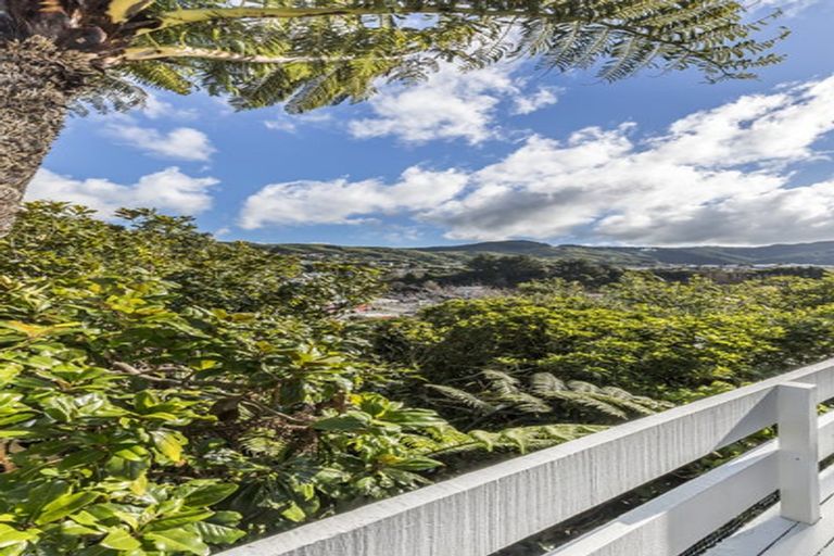 Photo of property in 11b Florio Terrace, Tawa, Wellington, 5028