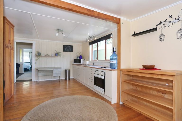 Photo of property in 16 Punga Street, Tangimoana, 4822