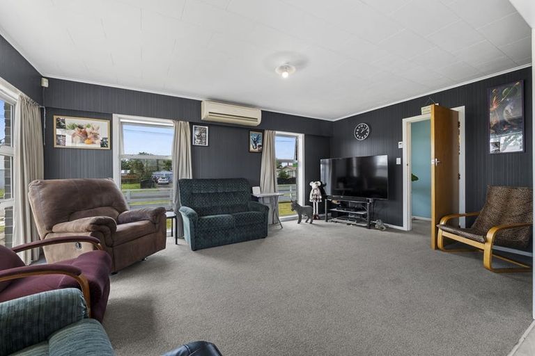Photo of property in 32 Grey Street, Normanby, Hawera, 4614
