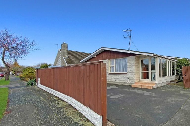 Photo of property in 1/15 Ashfield Place, Ilam, Christchurch, 8041