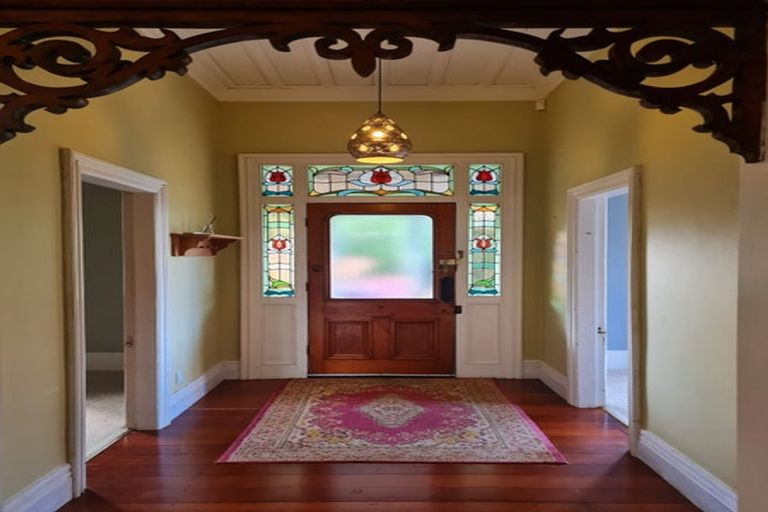 Photo of property in 58 Kings Crescent, Hutt Central, Lower Hutt, 5010