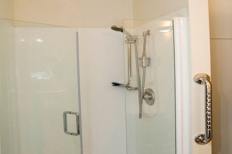 Photo of property in 36 Adderley Terrace, Ravensbourne, Dunedin, 9022