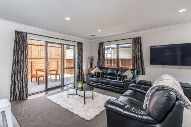 Photo of property in 4 Saint Lucia Place, Grenada Village, Wellington, 6037