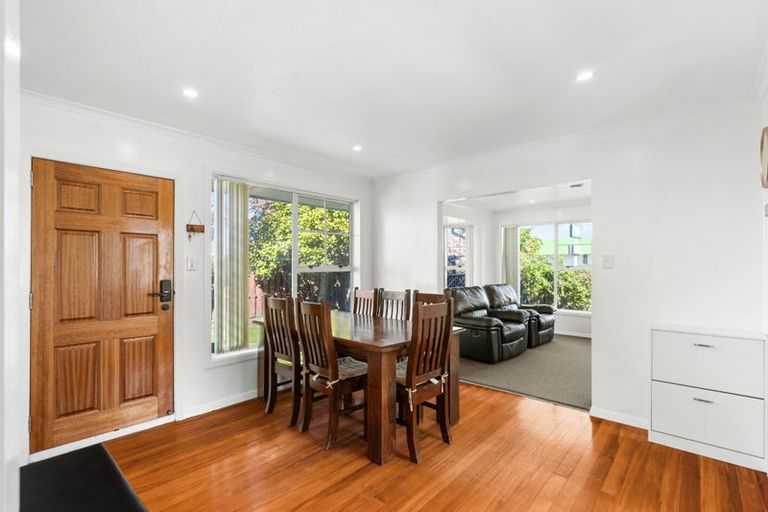 Photo of property in 15 Prestons Road, Redwood, Christchurch, 8051