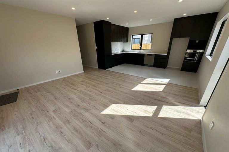 Photo of property in 62a Woodside Road, Massey, Auckland, 0614