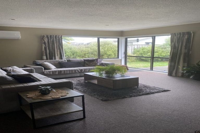 Photo of property in 22 Saint James Court, Paraparaumu, 5032