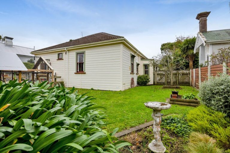 Photo of property in 237 South Road, Hawera, 4610