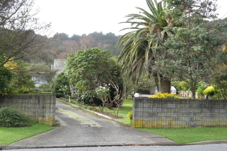 Photo of property in 101 Horoeka Street, Stokes Valley, Lower Hutt, 5019