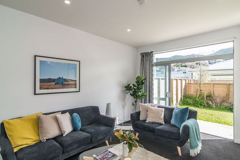 Photo of property in 10/59 The Parade, Island Bay, Wellington, 6023