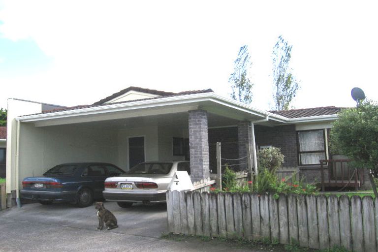 Photo of property in 8 Mayfair Place, Henderson, Auckland, 0614