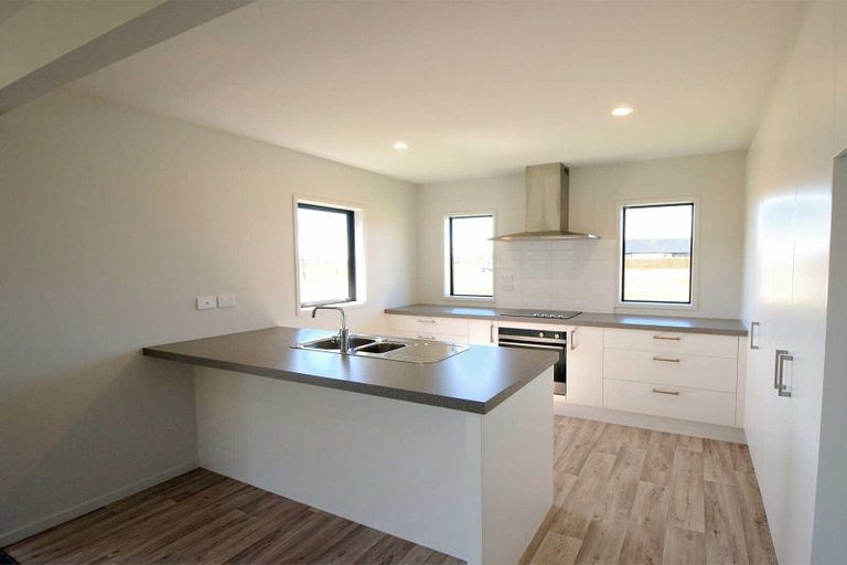 Photo of property in 2 Emma Street, Marshland, Christchurch, 8083