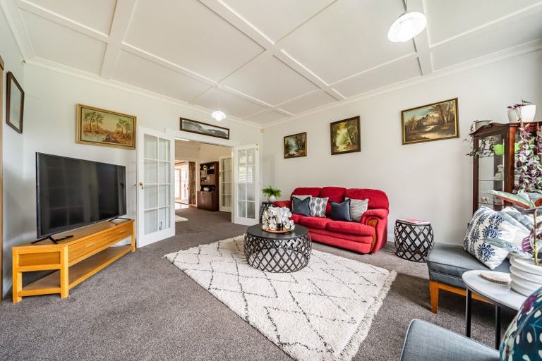 Photo of property in 1090 Coast Road, Wainuiomata Coast, Wainuiomata, 5373