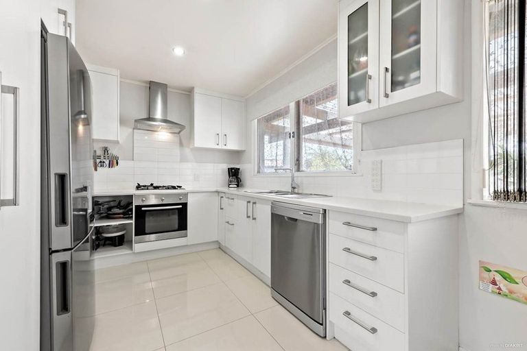 Photo of property in 54 Bader Drive, Mangere, Auckland, 2022